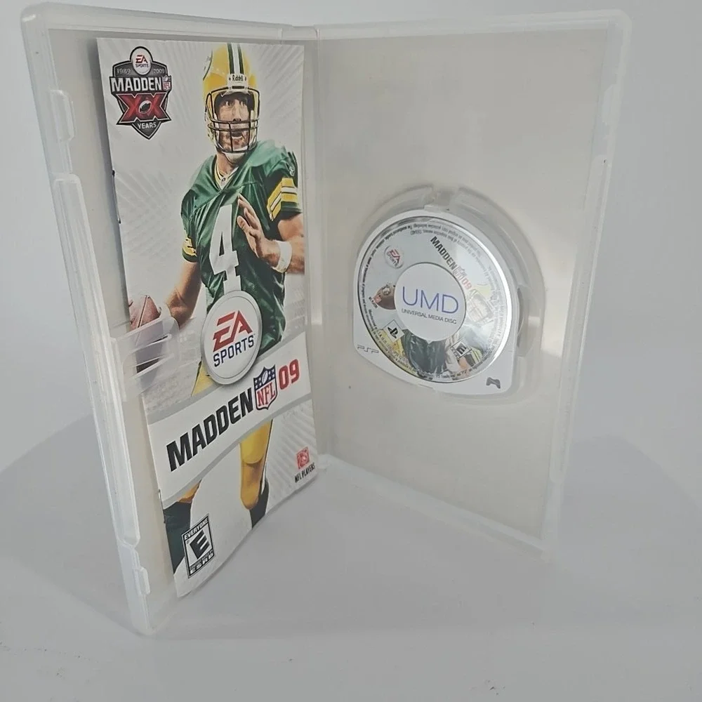 Madden 2009 (Sony PSP, 2008)‎ EA Sports CIB Complete PlayStation Portable